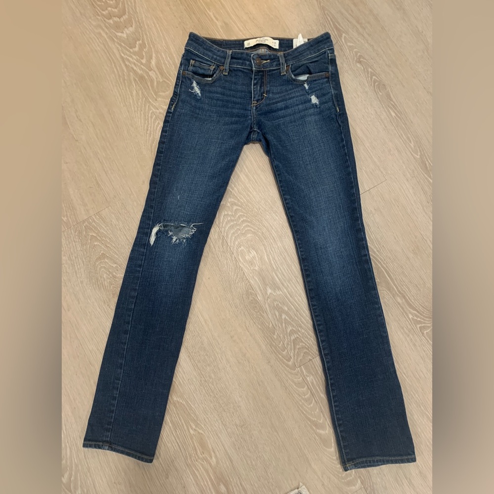 Abercrombie sz OS distressed jeans